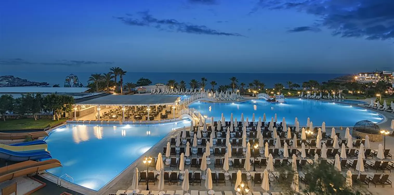 Acapulco Resort Convention Spa Hotel